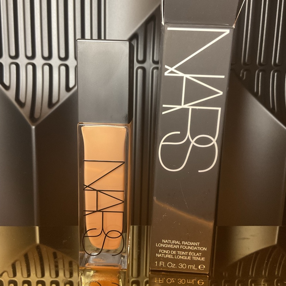Nars Natural Radiant Longwear Foundation YUKON/Light 2.5